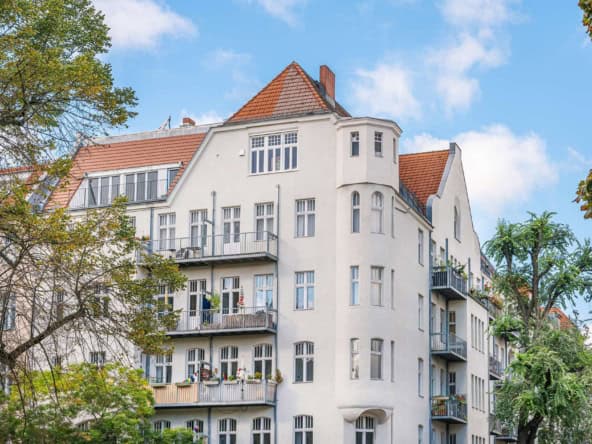 Außenansicht Eckwohnung mit Turm